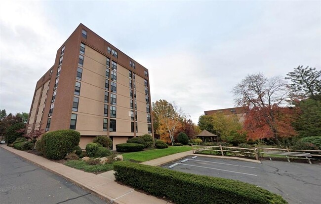 Building Photo - 170 Sisson Ave
