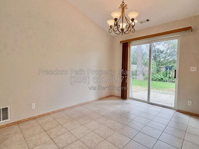 Building Photo - 500 E Sand Wedge Dr