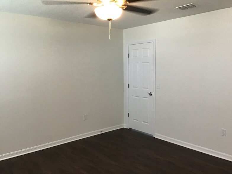 Building Photo - 3429 Soaring Dr