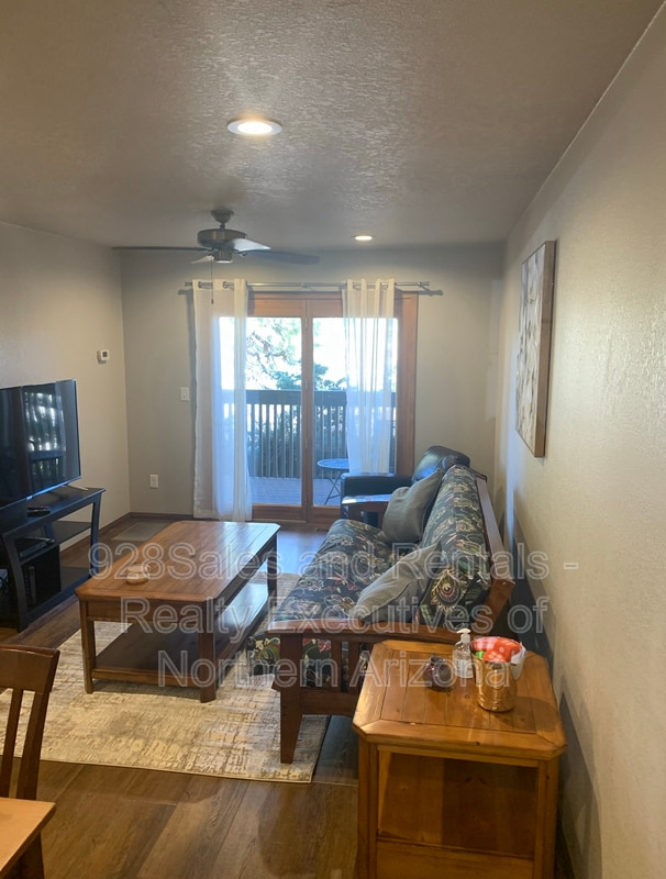 Building Photo - 5825 E Bear Paw Dr
