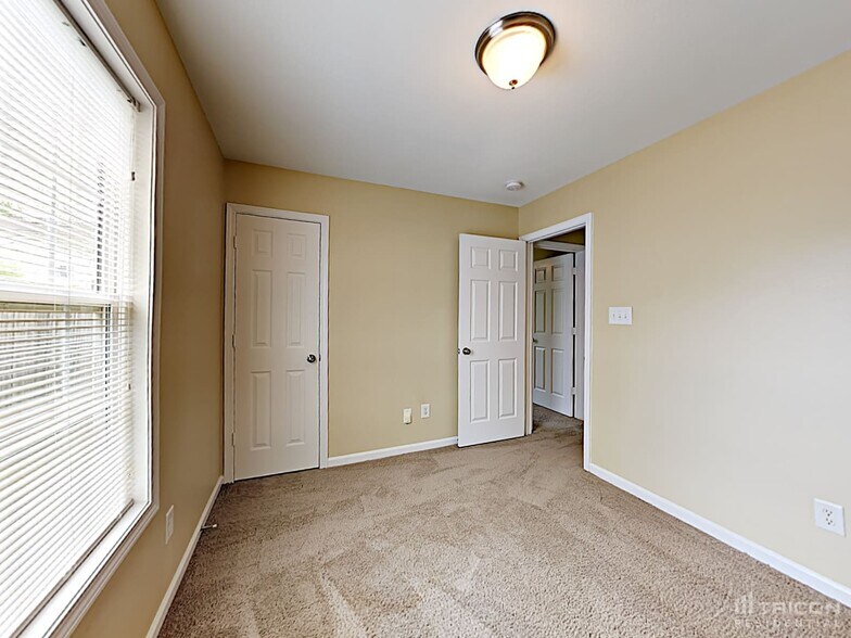 Building Photo - 6211 Whispering Brook Ct