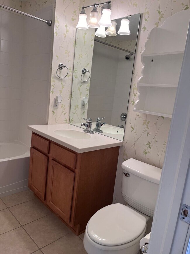 Building Photo - Welcome to the pinnacle of modern living – a dazzling 2-bedroom, 2-bathroom + Den sanctuary for r...