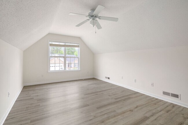 Building Photo - Beautiful Home in Fletcher
