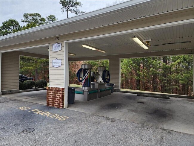 Building Photo - 522 Knolls Dr