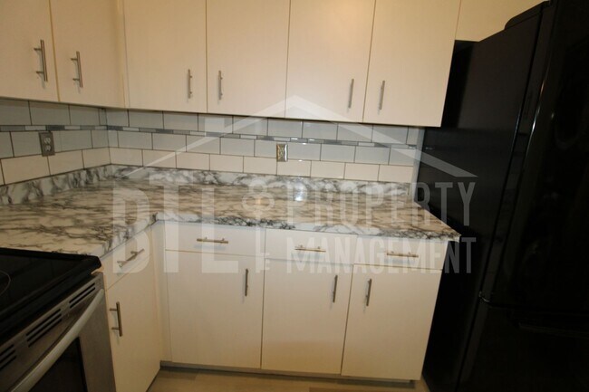Building Photo - Beautiful 3BR Home in The Highlands Subdivision