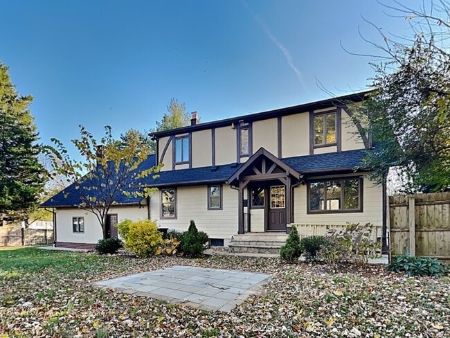 Building Photo - 414 Spring Ave