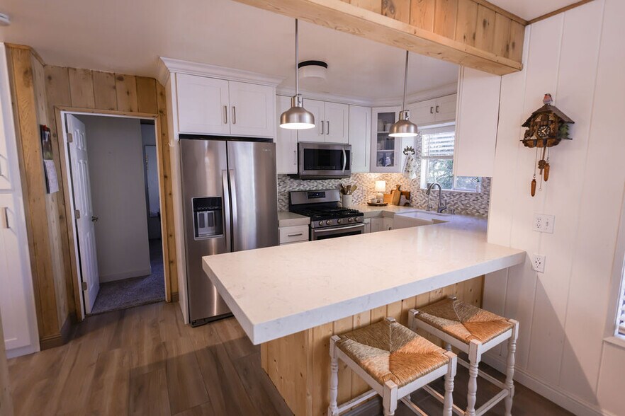 Kitchen - 28606 Saginaw Ct