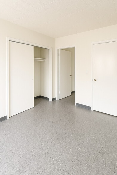 Building Photo - Midtown Plaza Apartments