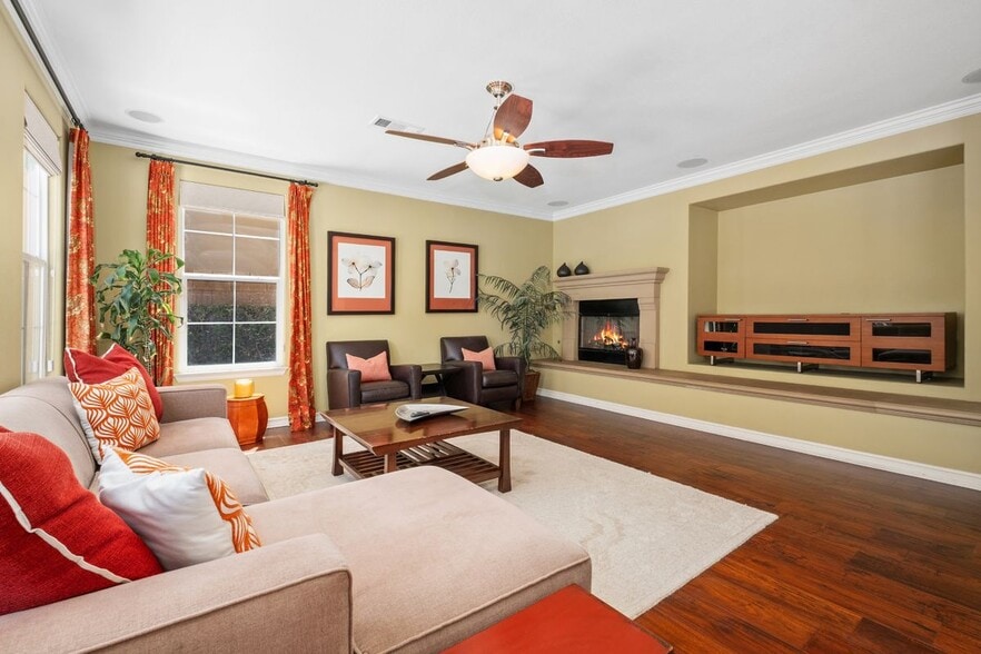 Building Photo - 16618 Honeybee Dr