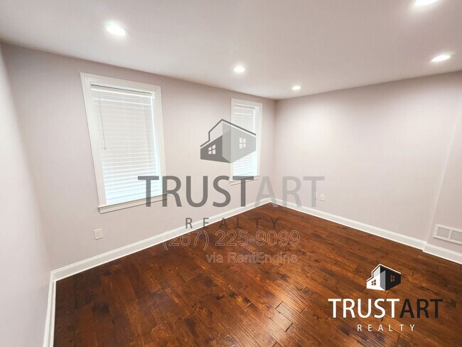 Building Photo - 2225 N Hancock St