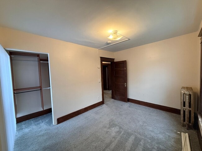 Building Photo - 4 Bedroom, 1.5 Bath Home – North East Grand Rapids