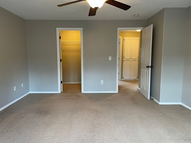 Building Photo - HALF MONTH FREE OF RENT Spacious 5 Bedroom Home! Granite Counters! Pet friendly! Tons of Room for...