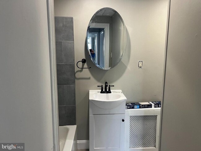 Building Photo - 2666 Bridge St