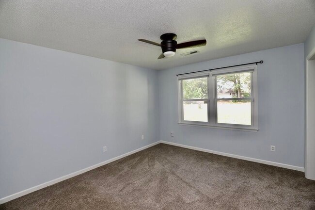 Building Photo - 579 Sierra St