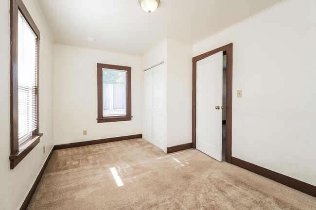 Building Photo - 2127 Harrison Ave