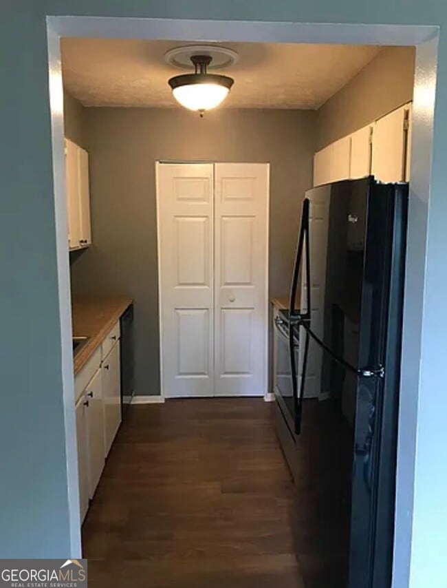 Building Photo - 304 Twiggs Cor