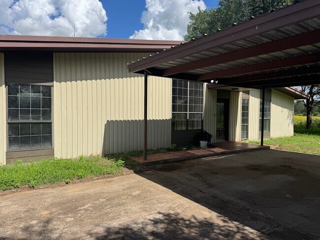 Building Photo - 1417 FM 969