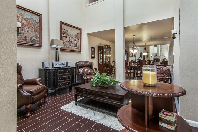 Building Photo - 9344 Briar Forest Dr