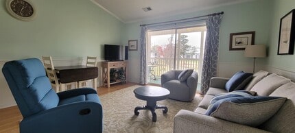 Building Photo - 525 White River Dr