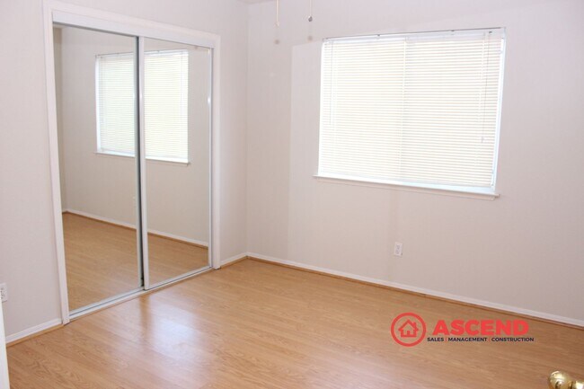 Building Photo - Poolside Living in Rosedale – Spacious 3 Bed / 2 Bath Home!