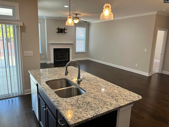 Building Photo - 905 Layton Way