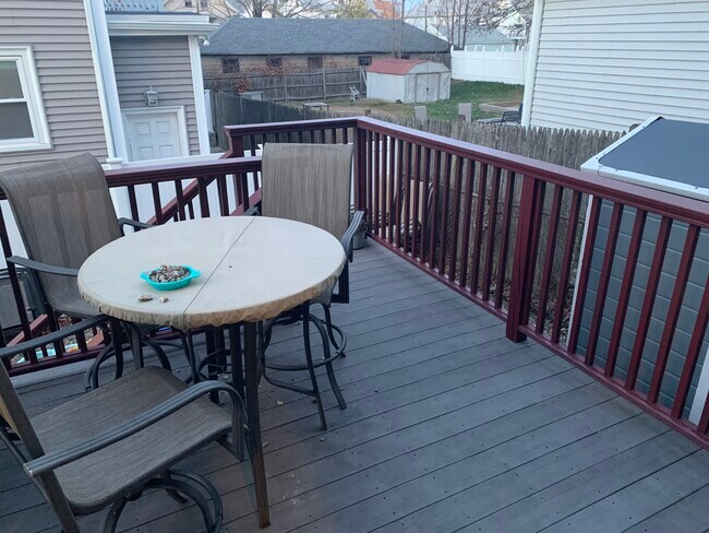 Building Photo - 90 High St