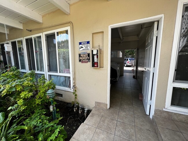 Laundry Room - 243 1/2 S Church Ln
