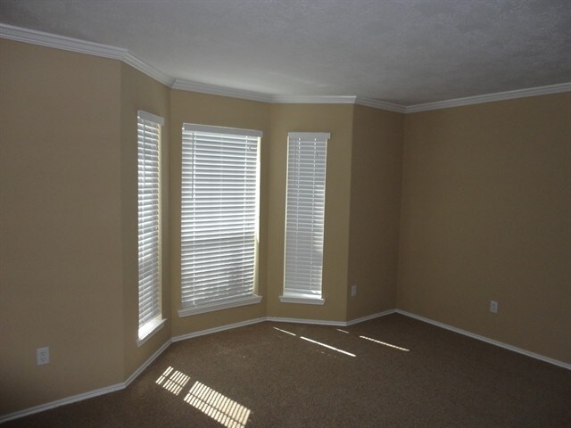 Building Photo - 2611 Feather Green Trl