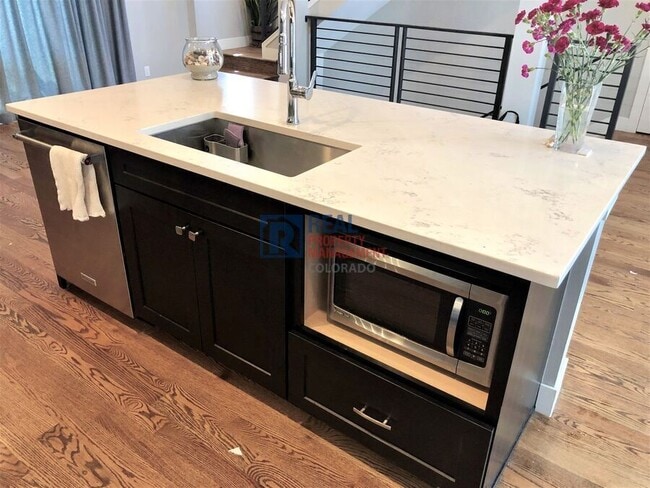 Building Photo - 4922 Lowell Blvd