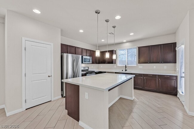 Building Photo - 719 Orchard Course Dr