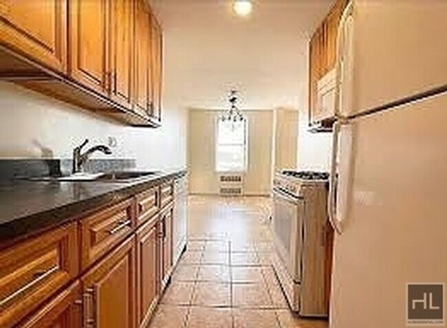 Building Photo - GRAND CENTRAL PARKWAY