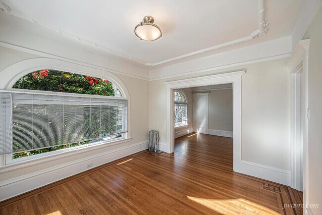 Building Photo - 1590 Sacramento St