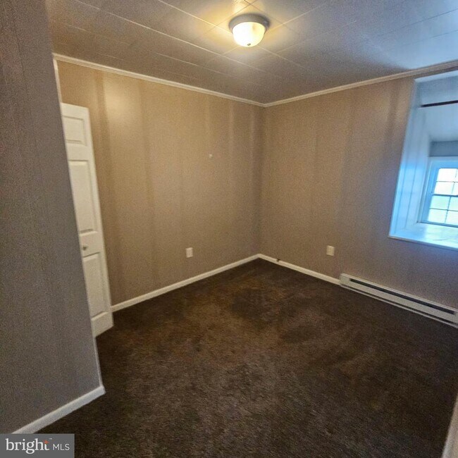 Building Photo - 1232 N Main St