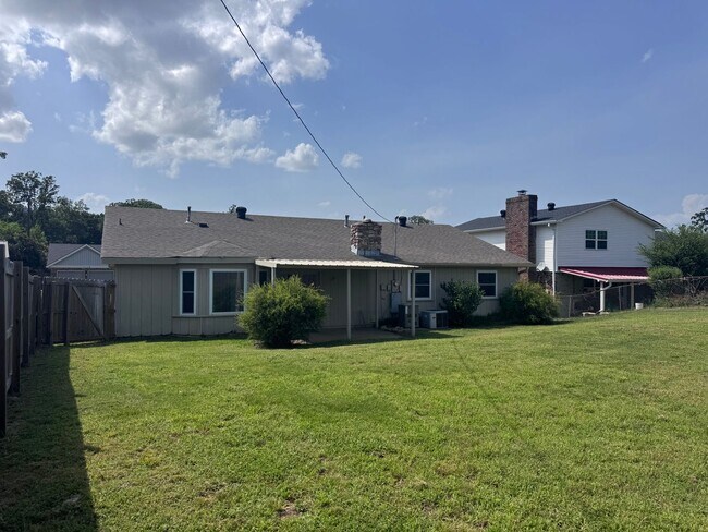 Building Photo - 1115 Briar Creek Rd