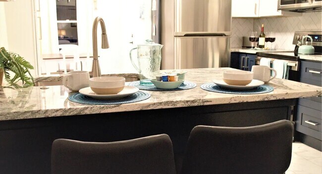 Breakfast Bar - 1115 8th St N