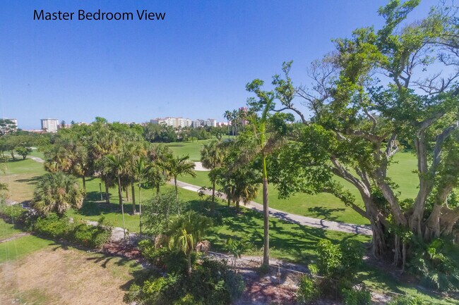 Building Photo - 300 E Royal Palm Rd