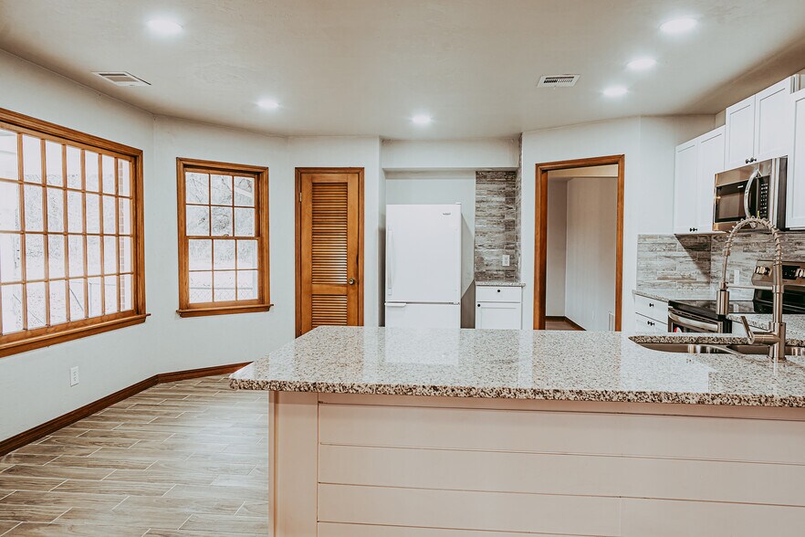 Kitchen - 5331 Indian Hill Rd