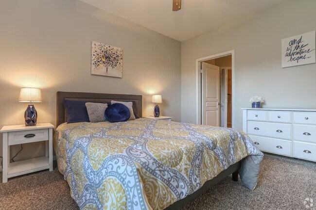 Building Photo - Luxury Living + $1,000 Off!