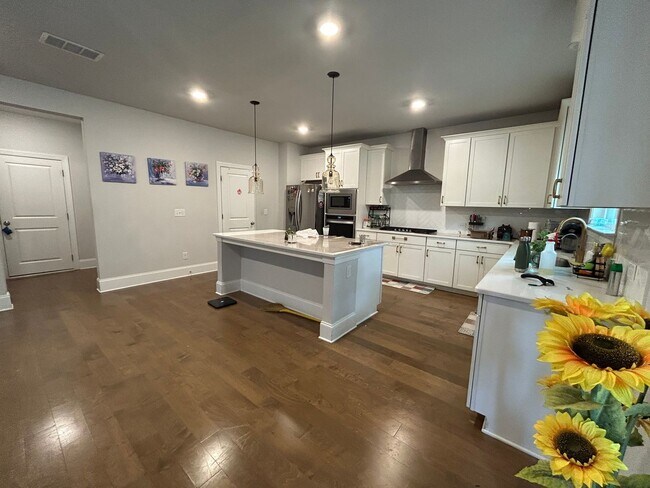 Building Photo - 413 Kinross Ln