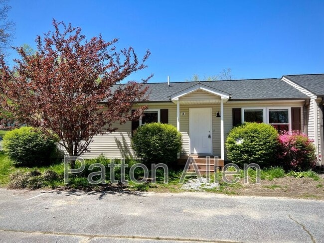 Building Photo - 1754 Meadowbrook Terrace