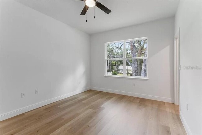 Building Photo - 2717 Alamo Dr