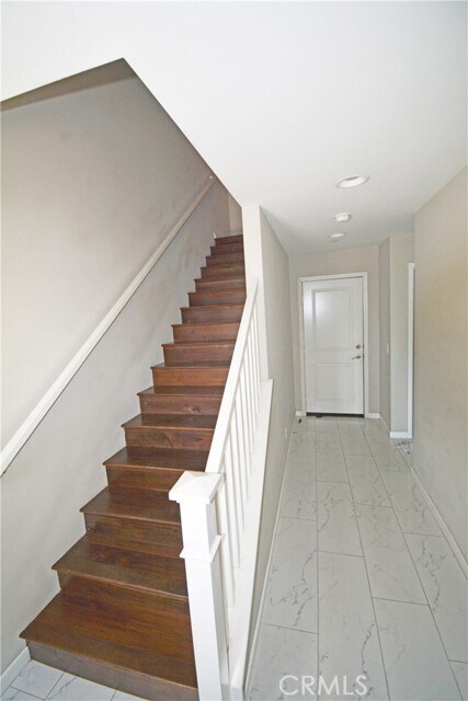 Building Photo - 17 Jenkins Dr