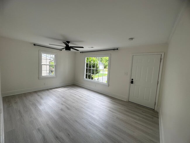 Building Photo - Newly renovated 2Br 1Ba Cottage