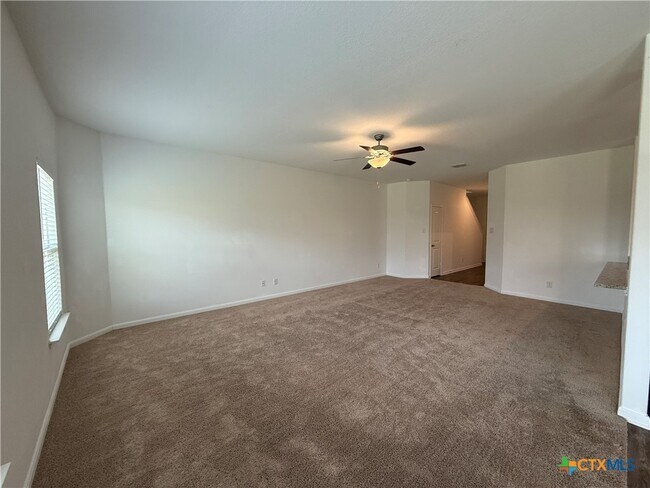Building Photo - 761 Greenway Trl