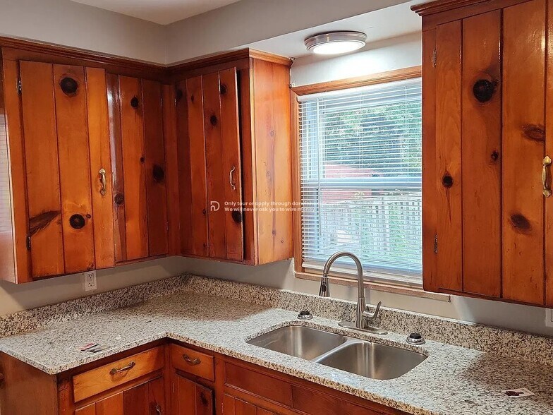 Building Photo - 61 Sunnycliff Dr