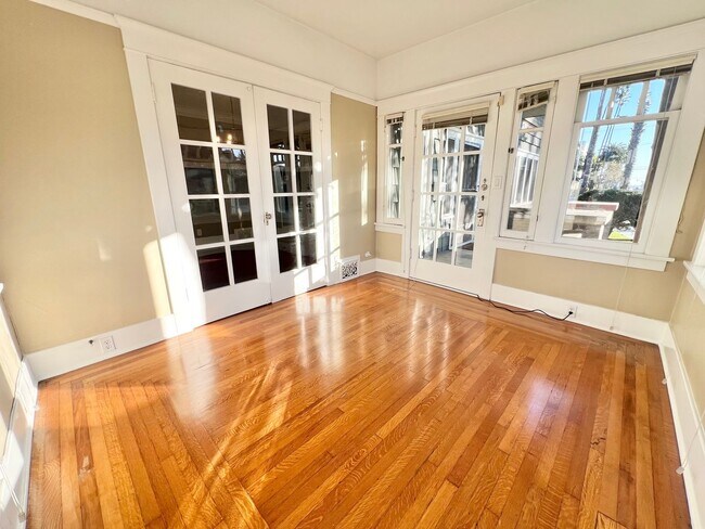 Building Photo - Timeless Two-Story Charm in the Heart of Bluff Park