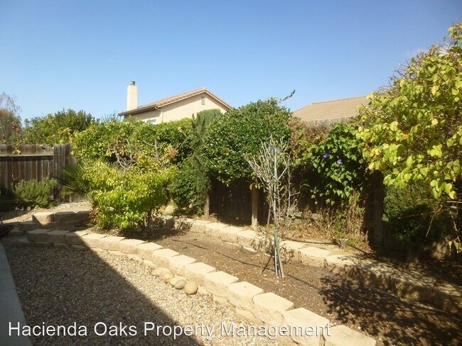 Building Photo - 3 br, 3 bath House - 511  San Luis Dr.