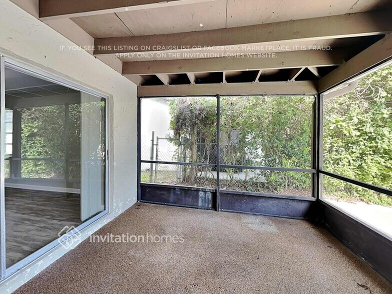 Building Photo - 9350 NW 35th Manor