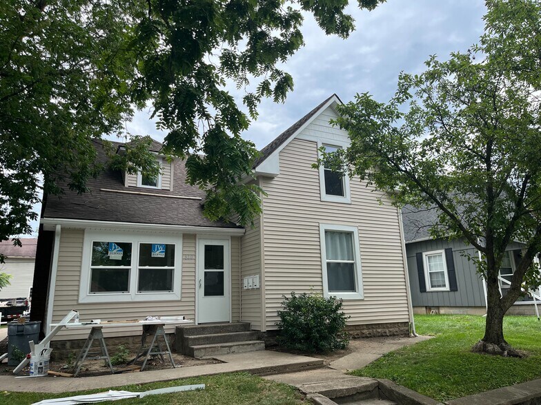 Building Photo - 610 S Washington St