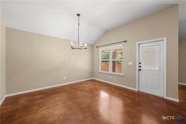 Building Photo - 314 Pointer St